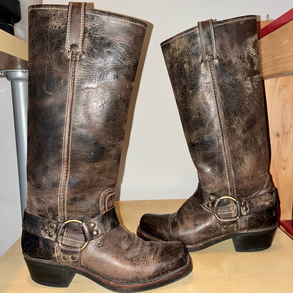 Frye Brown DISTRESSED Leather Boots Harness boot square toe 15R